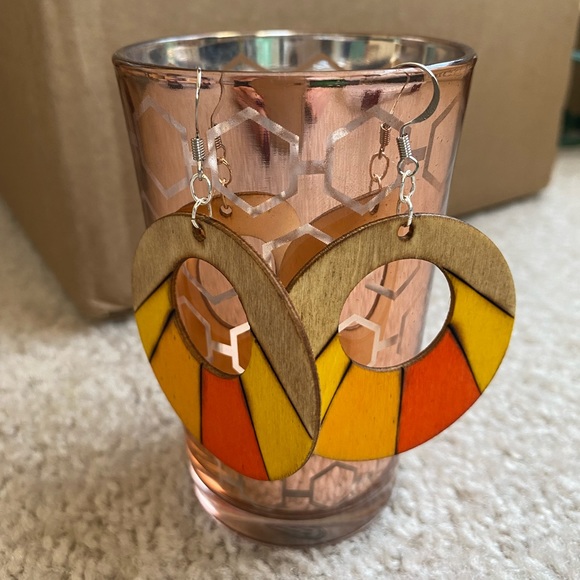 Wood Burned Earrings - Picture 2 of 6